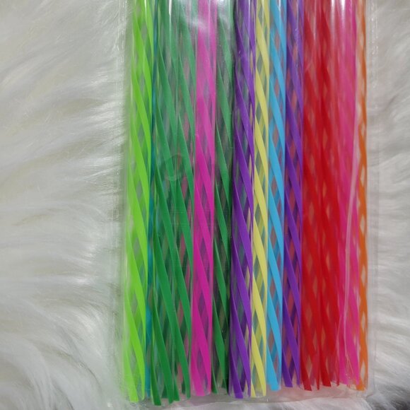 Kikkerland Set of 24 Rainbow Reusable Straws - Picture 5 of 6